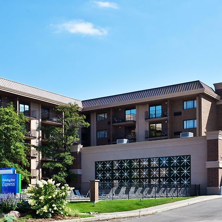 Holiday Inn Express Schaumburg-Rolling Meadows By Ihg Bagian luar foto