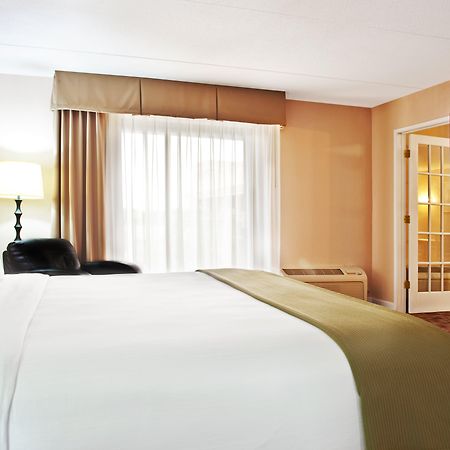 Holiday Inn Express Schaumburg-Rolling Meadows By Ihg Bagian luar foto