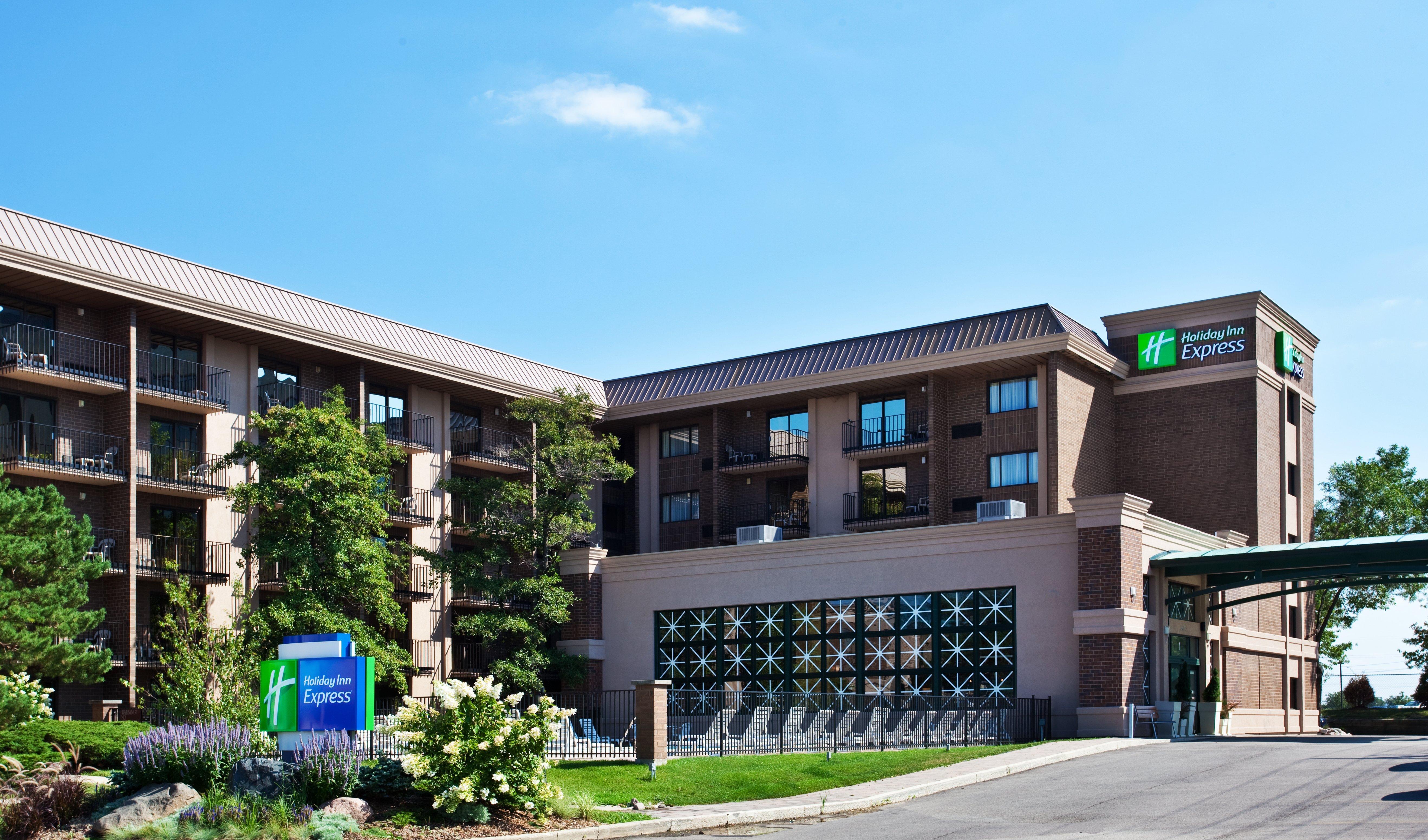 Holiday Inn Express Schaumburg-Rolling Meadows By Ihg Bagian luar foto