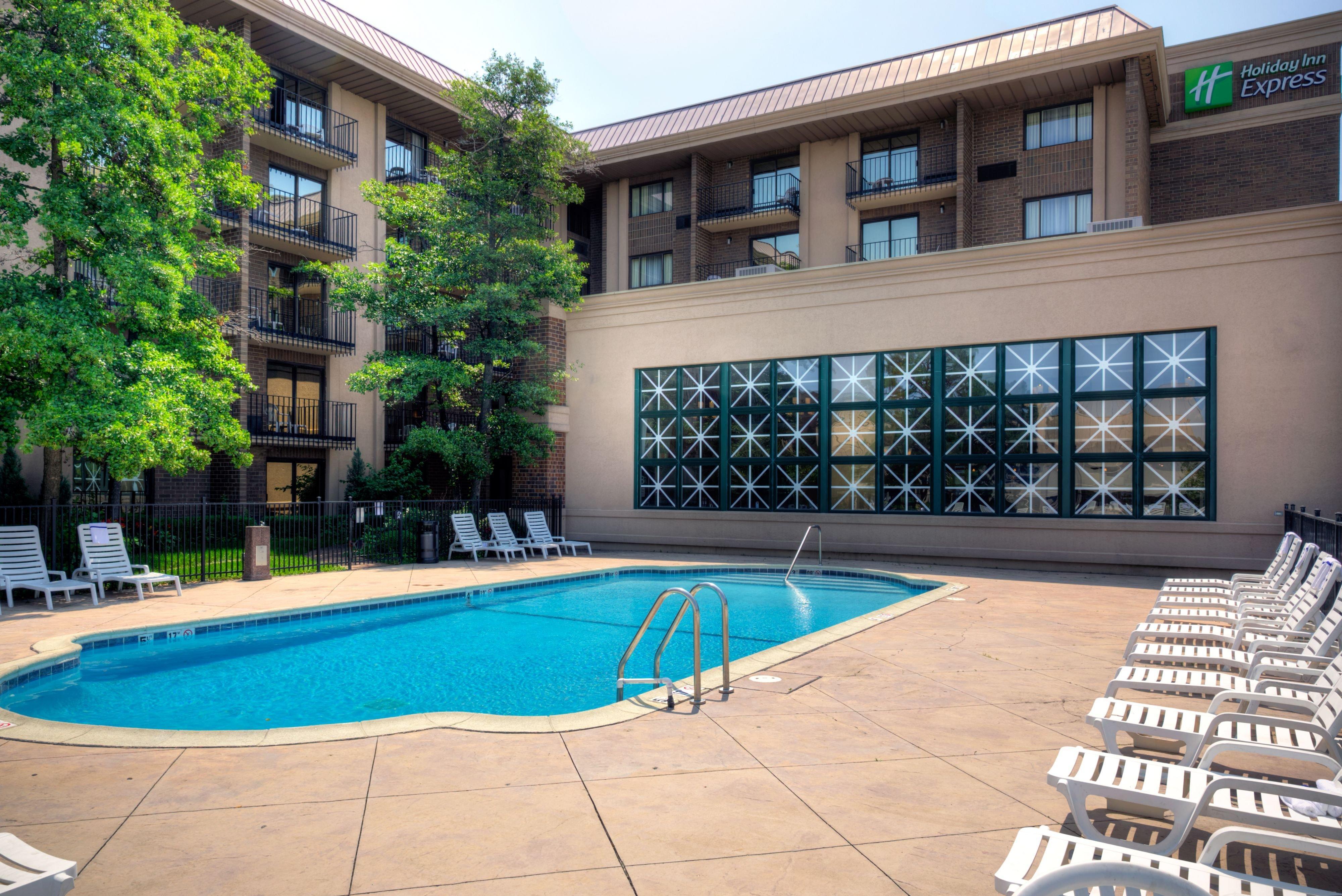 Holiday Inn Express Schaumburg-Rolling Meadows By Ihg Bagian luar foto