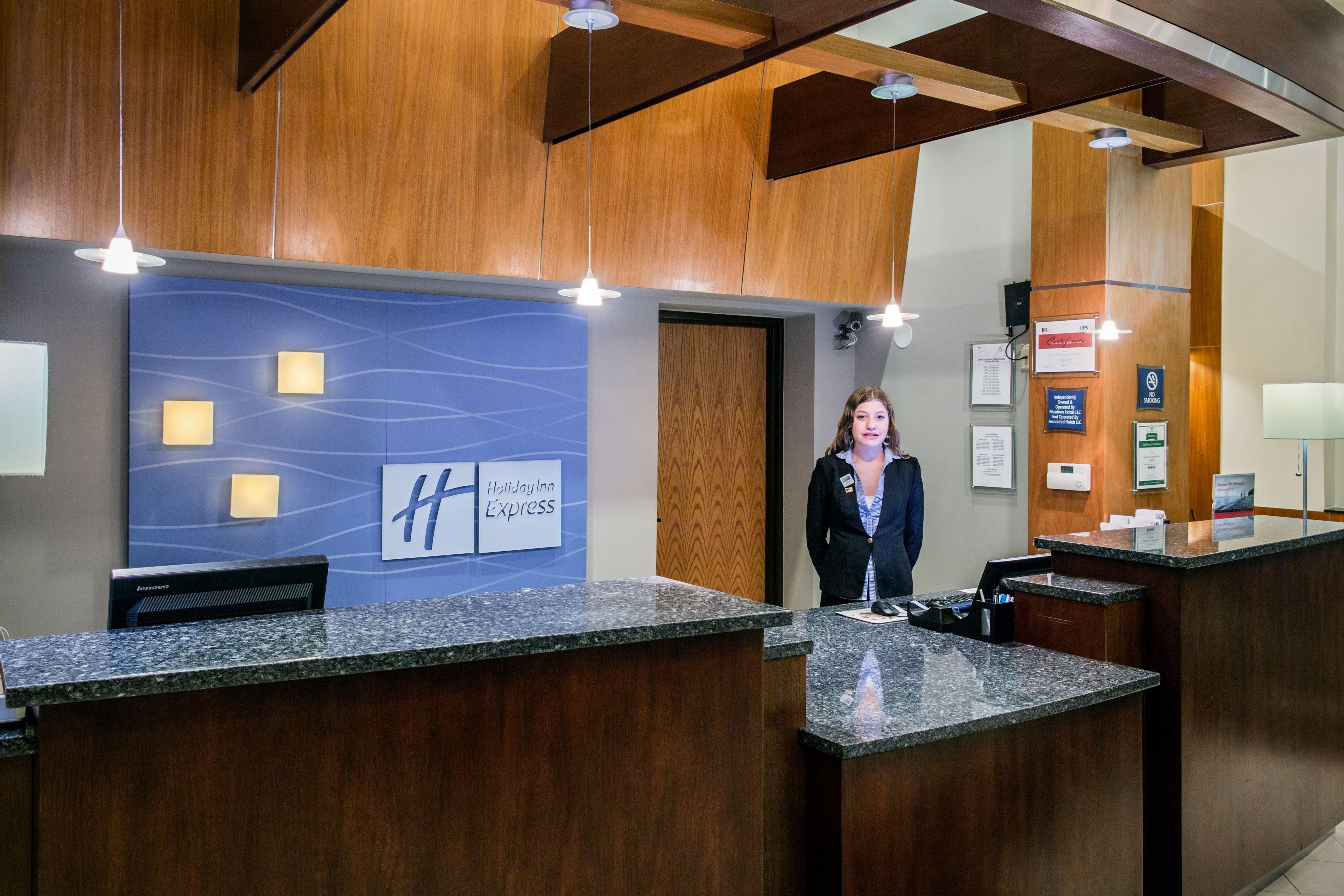 Holiday Inn Express Schaumburg-Rolling Meadows By Ihg Bagian luar foto