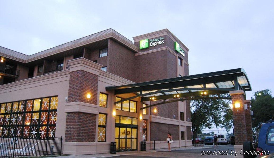 Holiday Inn Express Schaumburg-Rolling Meadows By Ihg Bagian luar foto