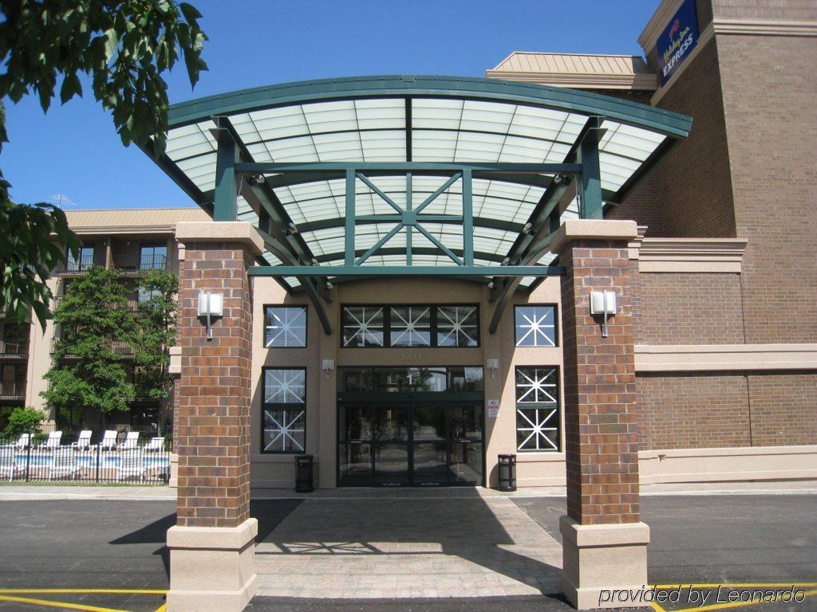 Holiday Inn Express Schaumburg-Rolling Meadows By Ihg Bagian luar foto