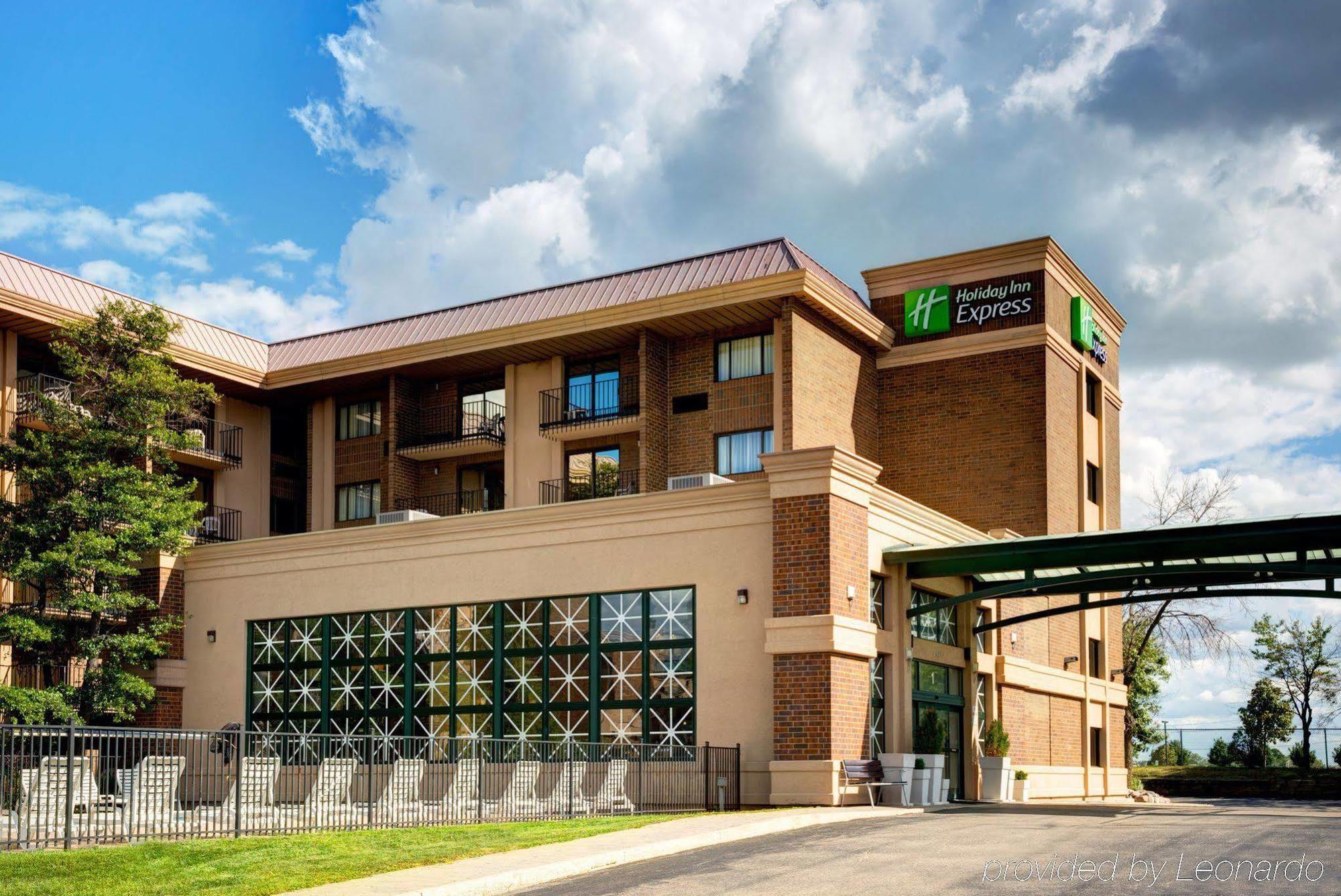 Holiday Inn Express Schaumburg-Rolling Meadows By Ihg Bagian luar foto