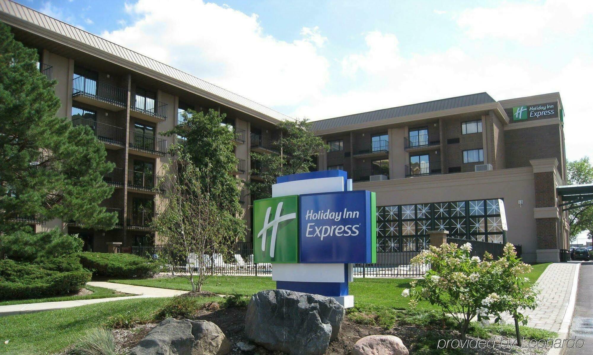 Holiday Inn Express Schaumburg-Rolling Meadows By Ihg Bagian luar foto